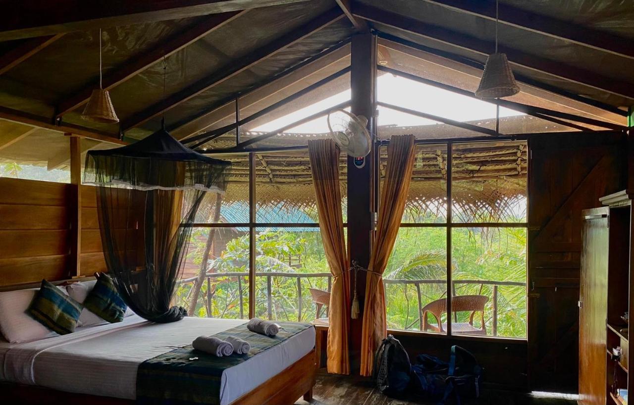 Chena Huts Eco Resort Szigirija Kültér fotó