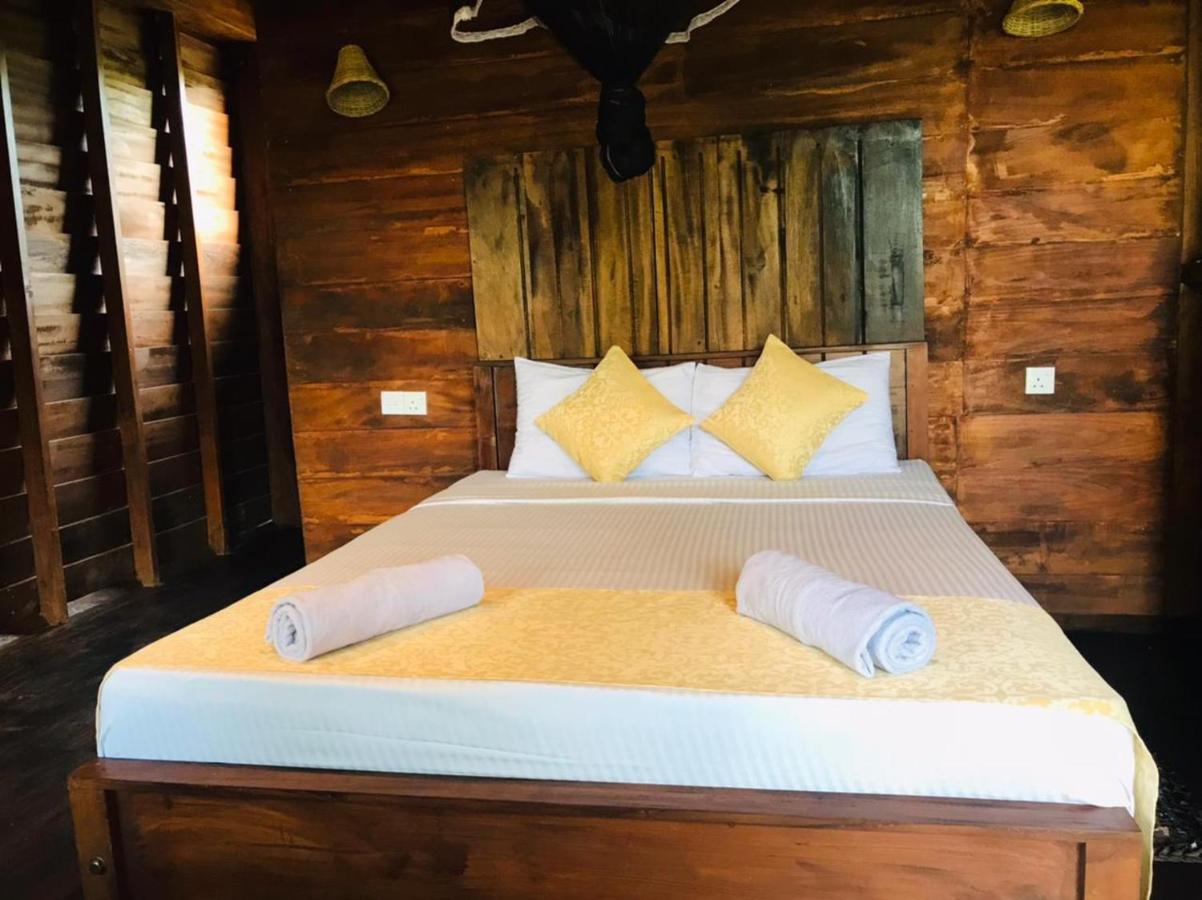 Chena Huts Eco Resort Szigirija Kültér fotó