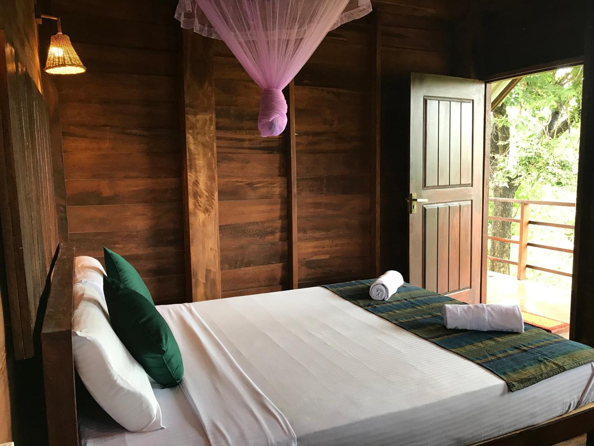 Chena Huts Eco Resort Szigirija Kültér fotó