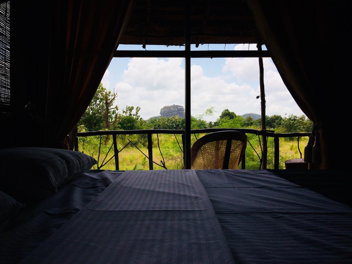 Chena Huts Eco Resort Szigirija Kültér fotó