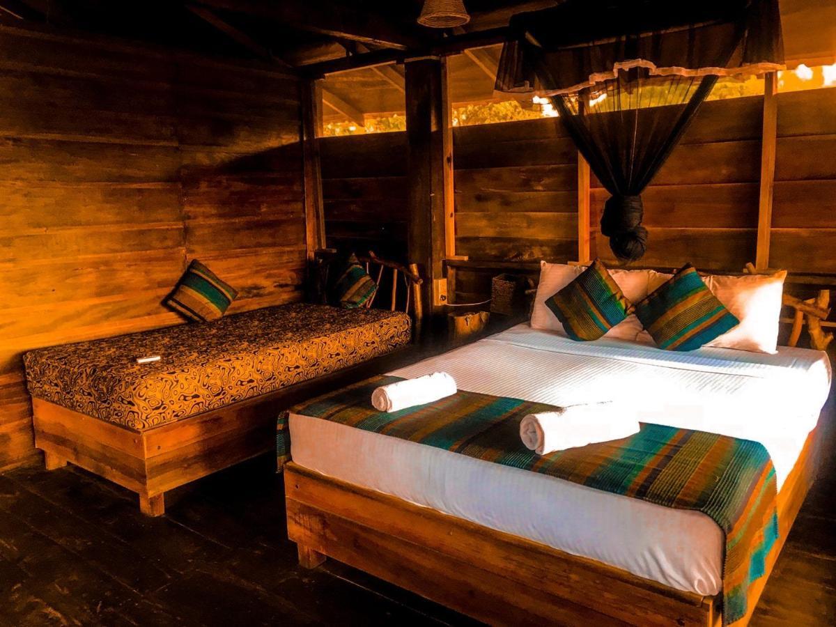 Chena Huts Eco Resort Szigirija Kültér fotó