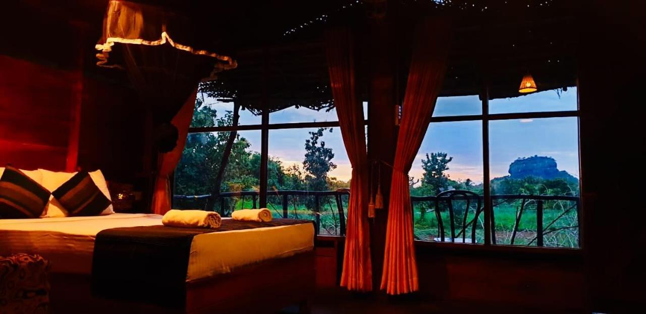 Chena Huts Eco Resort Szigirija Kültér fotó